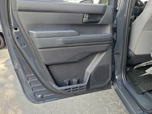 Used 2024 Toyota Tacoma SR5 AWD/4WD image 9