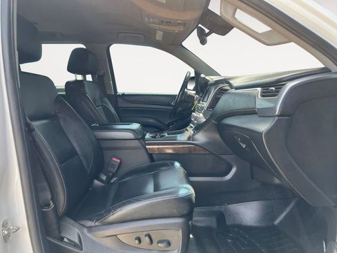 Used 2018 Chevrolet Suburban LT RWD image 15