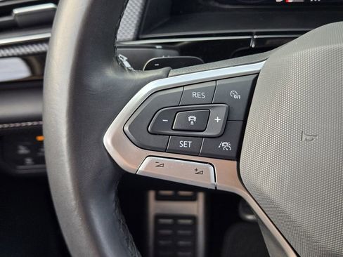 Used 2024 Volkswagen Atlas Cross Sport SEL R-Line image 31