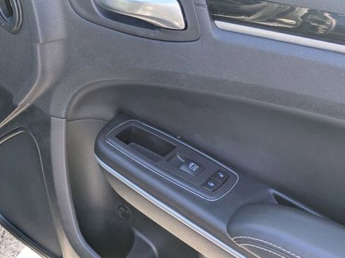 Used 2023 Chrysler 300 S image 28