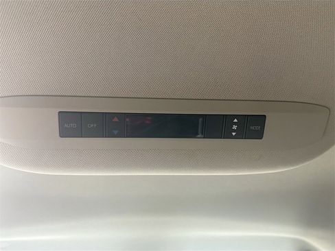 Used 2024 Toyota Sienna LE image 21