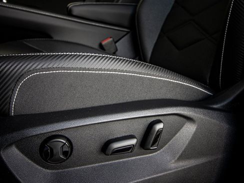 New 2026 Volkswagen Atlas Cross Sport SE image 30