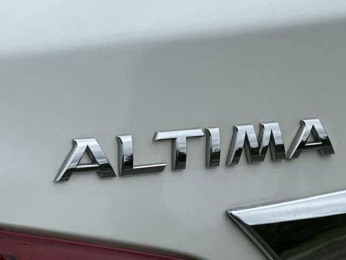 Used 2016 Nissan Altima 2.5 SL w/ 2.5 Technology Package FWD image 29