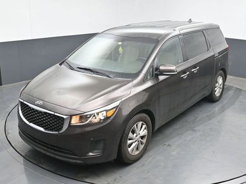 Used 2017 Kia Sedona LX w/ LX Essentials Premium Package FWD image 15