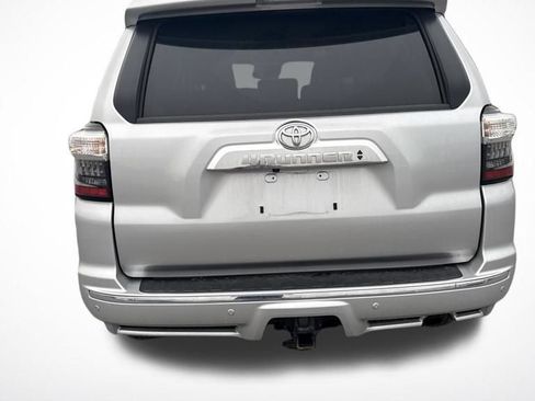 Used 2024 Toyota 4Runner Limited AWD/4WD image 4