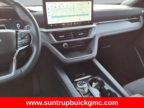 Used 2025 Ford Explorer ST-Line w/ ST-Line Street Pack image 8