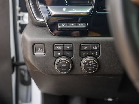 Used 2024 Chevrolet Silverado 2500 High Country w/ Technology Package AWD/4WD image 18
