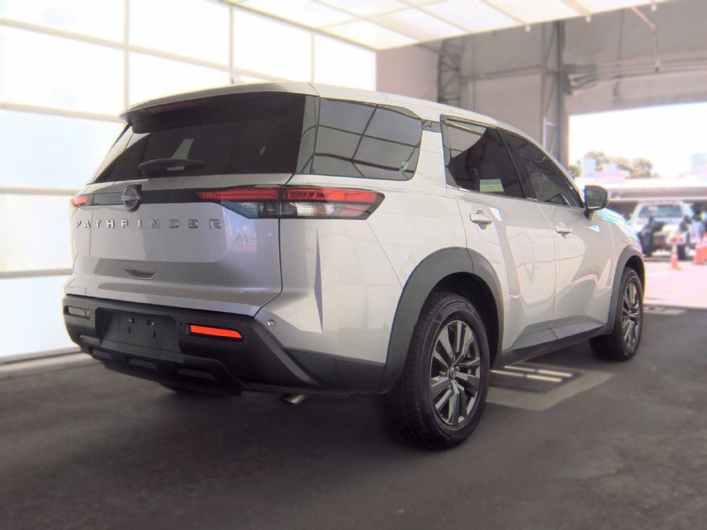 Certified 2022 Nissan Pathfinder S FWD image 3