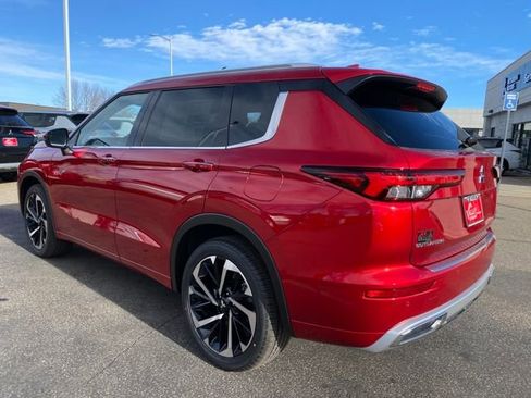 New 2025 Mitsubishi Outlander SEL image 3