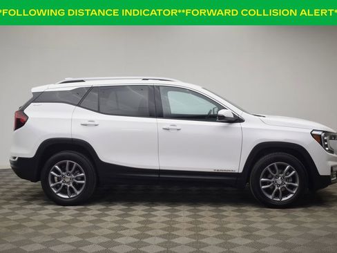 Used 2024 GMC Terrain SLT image 12