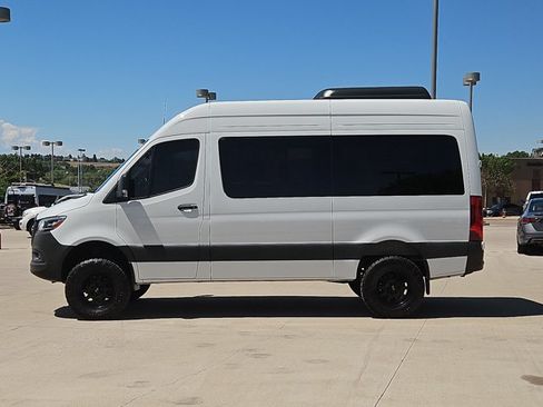Used 2024 Mercedes-Benz Sprinter 2500 image 9