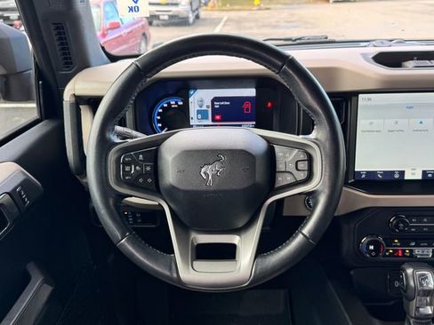 Used 2023 Ford Bronco Wildtrak image 24
