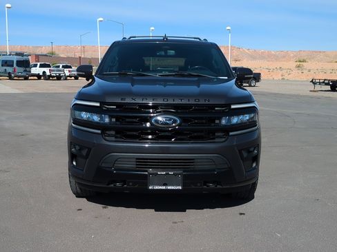 Used 2023 Ford Expedition Max Limited image 9