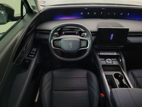 Certified 2024 Lincoln Nautilus Reserve AWD/4WD image 10