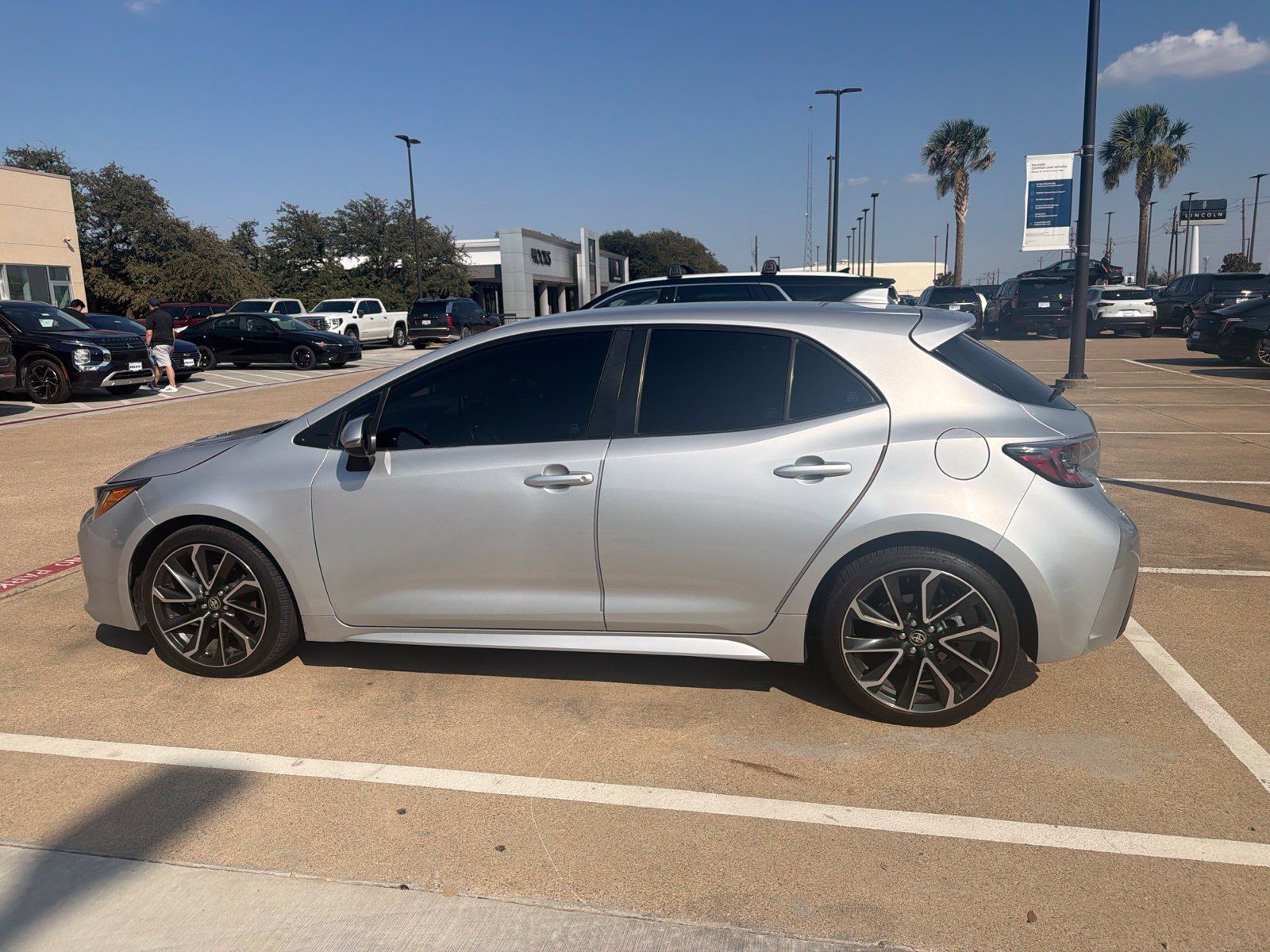 Used 2022 Toyota Corolla XSE FWD image 7