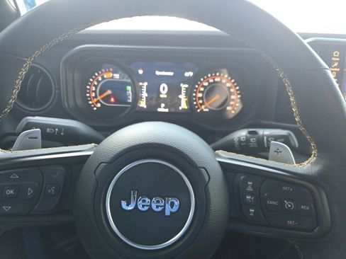 Used 2025 Jeep Wrangler Unlimited Rubicon 392 image 15