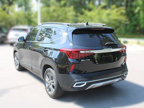 Certified 2023 Kia Seltos S w/ Navigation Package FWD image 7