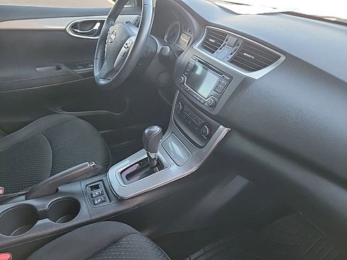 Used 2015 Nissan Sentra SR FWD image 42