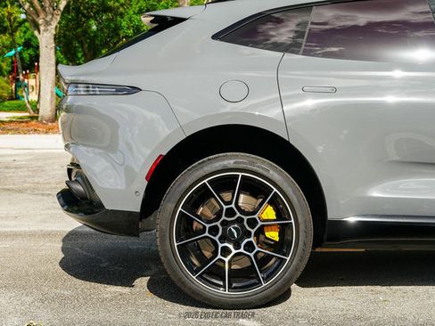Used 2021 Aston Martin DBX image 10