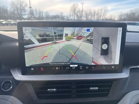 Used 2025 Ford Explorer Platinum w/ Ultimate Package image 13