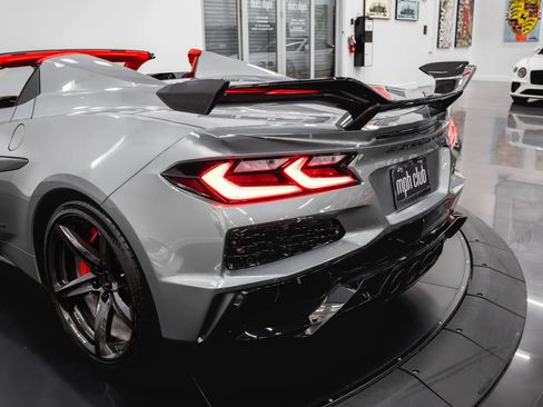 Used 2024 Chevrolet Corvette Z06 w/ Z07 Performance Package RWD image 35
