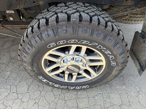 Used 2019 Ford F250 Lariat w/ Lariat Ultimate Package AWD/4WD image 26