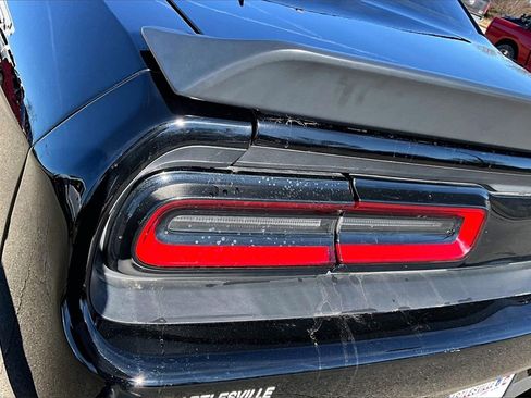 Used 2017 Dodge Challenger SRT Hellcat image 27