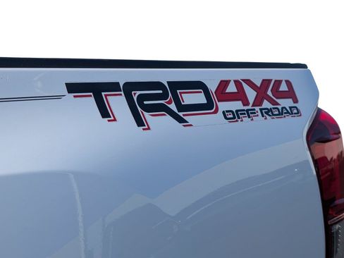 Used 2019 Toyota Tacoma TRD Off-Road AWD/4WD image 37