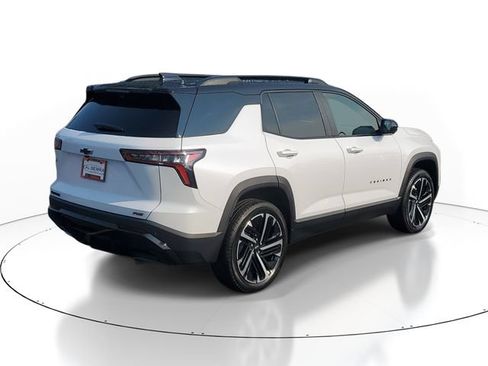 Certified 2026 Chevrolet Equinox RS w/ Convenience Package III FWD image 4