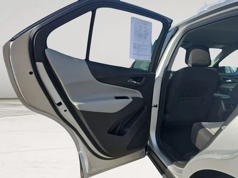 Used 2020 Chevrolet Equinox LS AWD/4WD image 13