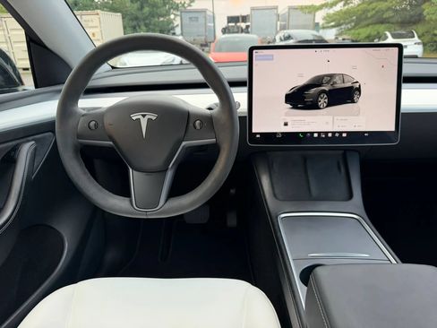 Used 2023 Tesla Model Y Long Range AWD/4WD image 14