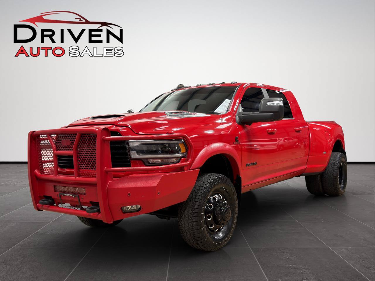 Used 2023 RAM 3500 Laramie w/ Night Edition AWD/4WD image 2