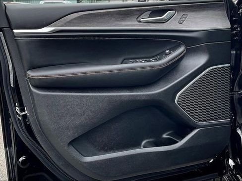 New 2025 Jeep Grand Cherokee Overland image 21