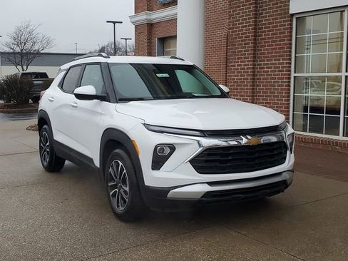 New 2025 Chevrolet TrailBlazer LT w/ LT Cold Weather Package image 3