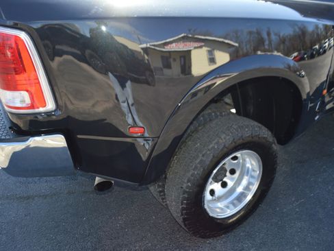 Used 2018 RAM 3500 Laramie w/ Convenience Group AWD/4WD image 10