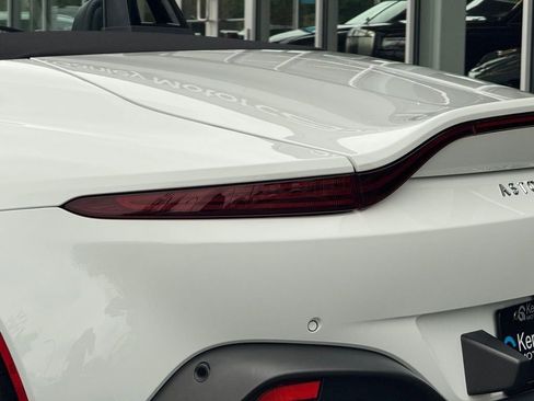 Used 2023 Aston Martin V8 Vantage Roadster RWD image 23