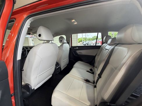 Used 2019 Volkswagen Tiguan SE AWD/4WD image 12