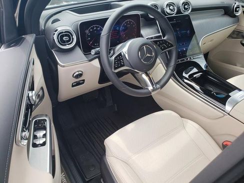 Certified 2025 Mercedes-Benz GLC 300 GLC 300 image 10