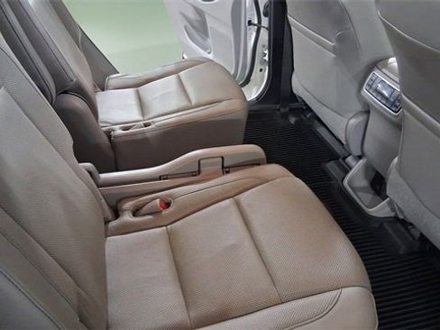 Used 2017 Toyota Highlander Limited image 15