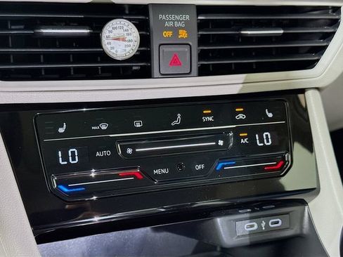 New 2026 Volkswagen Jetta SE FWD image 9