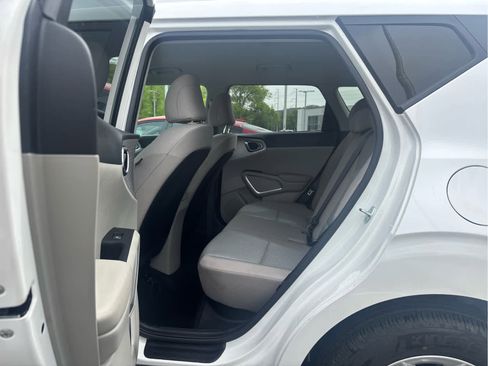 Used 2025 Kia Soul LX w/ LX Technology Package image 15