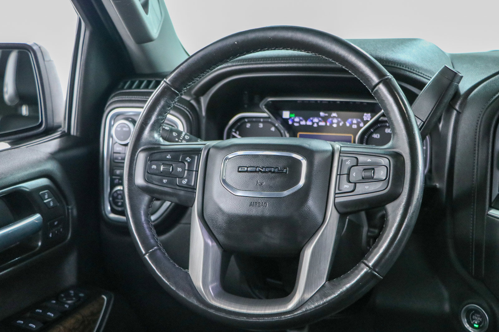 Used 2021 GMC Sierra 1500 Denali w/ Denali Ultimate Package AWD/4WD image 13