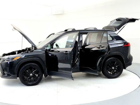 Used 2024 Toyota Corolla Cross AWD Hybrid w/ Moonroof Package image 10