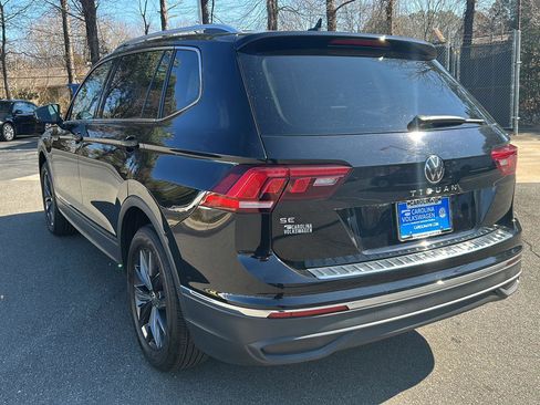 Certified 2024 Volkswagen Tiguan SE w/ Panoramic Sunroof Package image 5