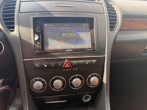 Used 2011 Mercedes-Benz SLK 300 image 31