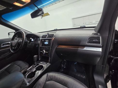Used 2017 Ford Explorer Limited FWD image 23