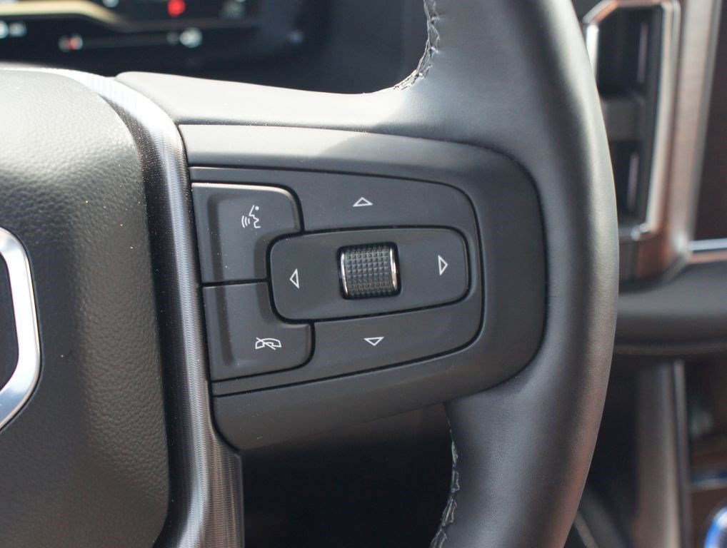 Used 2024 GMC Yukon Denali Ultimate AWD/4WD image 11