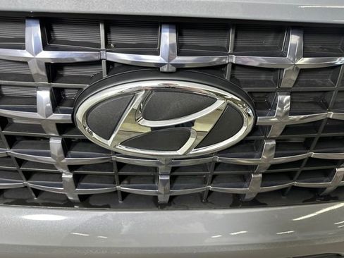 Certified 2023 Hyundai Venue SEL image 9