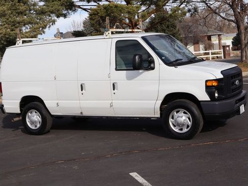 Used 2013 Ford E-250 and Econoline 250 image 2