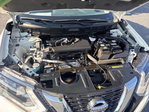 Used 2017 Nissan Rogue SV image 22